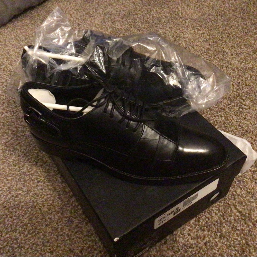Coach black leather shoe